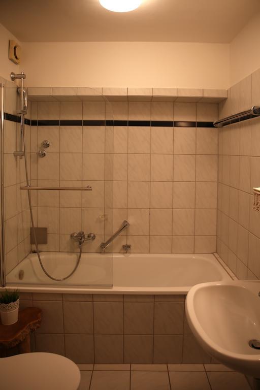 Hotel In Der Strassen Solingen Dış mekan fotoğraf